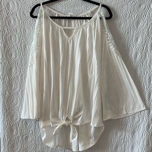 NEW YORK LAUNDRY Cold Shoulder Crochet Sleeve Hi Low Tie Blouse